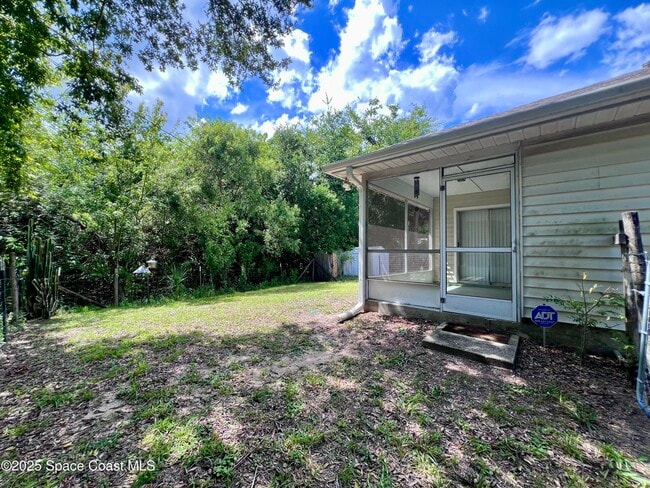 Building Photo - 2326 Talmadge Dr