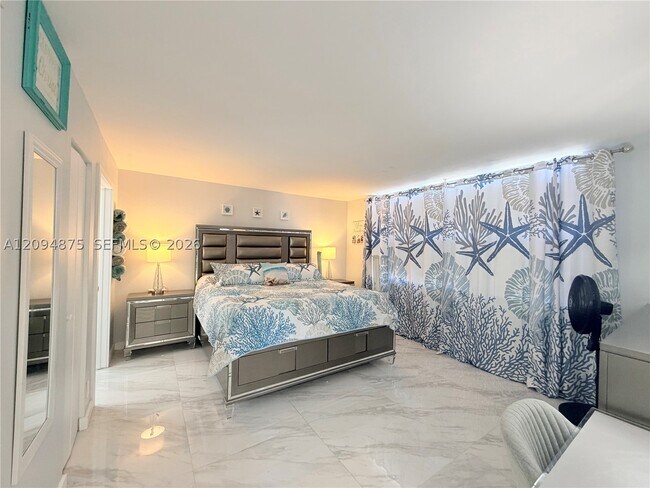 Building Photo - 2201 S Ocean Dr