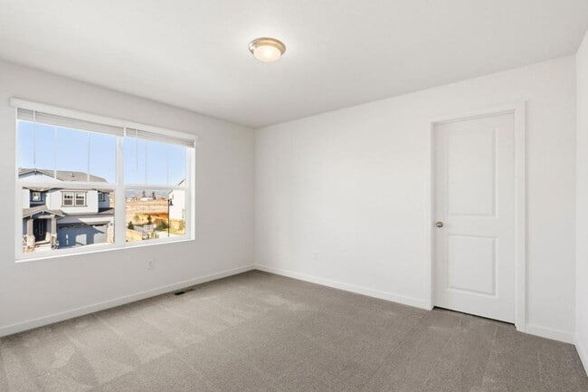 Building Photo - 4322 Fellows Dr