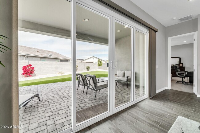 Building Photo - 10518 W Albert Ln