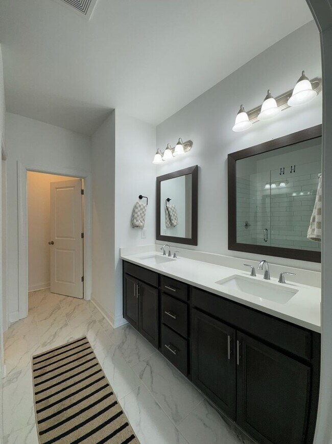 Building Photo - Charming 3BR Townhome in Buford