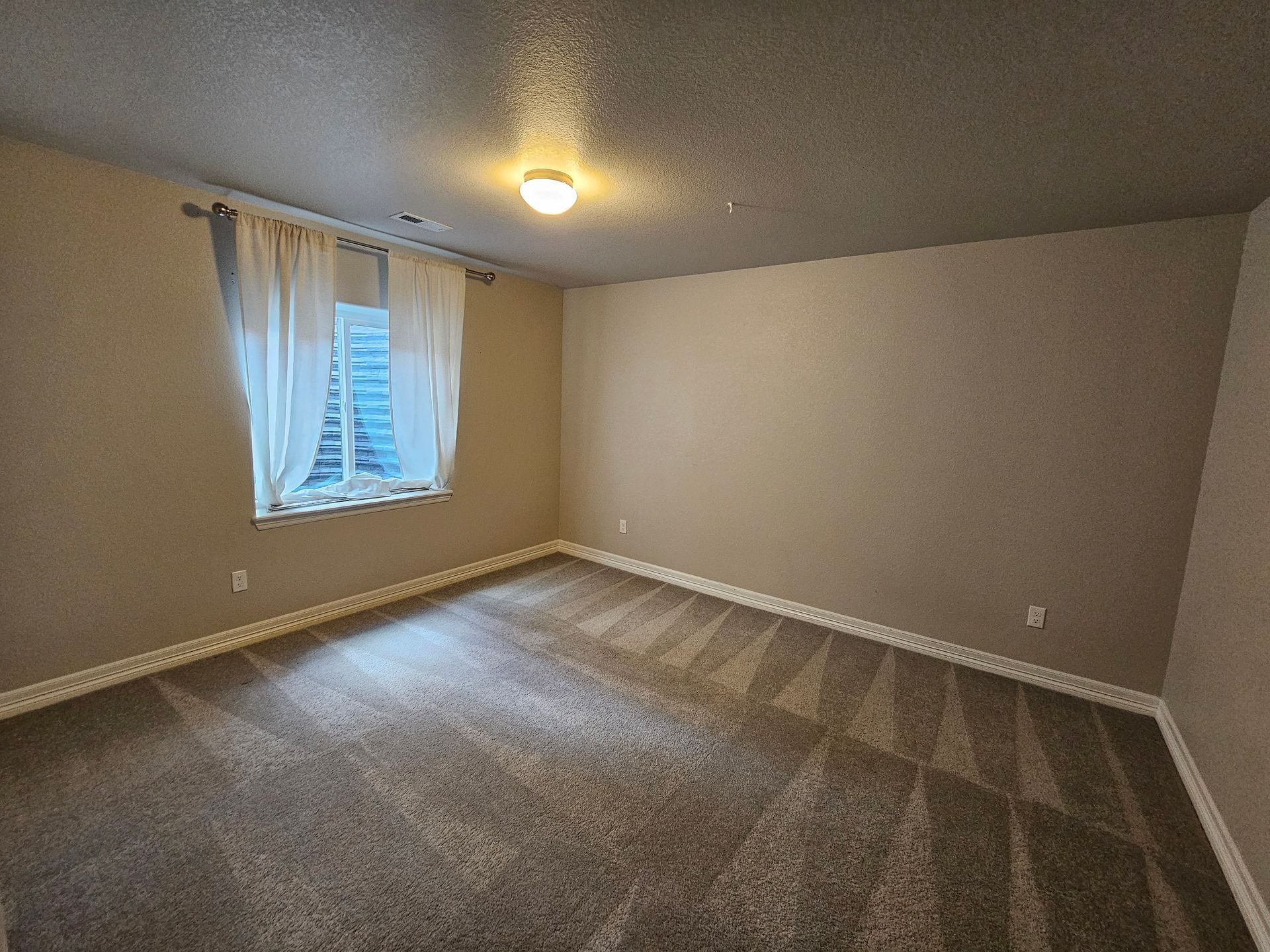 Building Photo - 13256 Park Meadows Dr