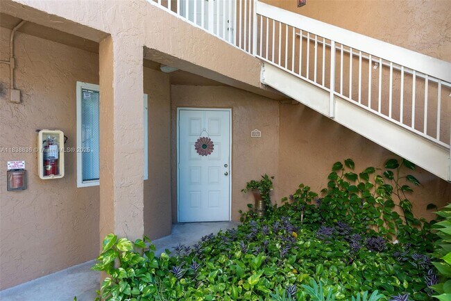 Building Photo - 706 NW 92nd Ave