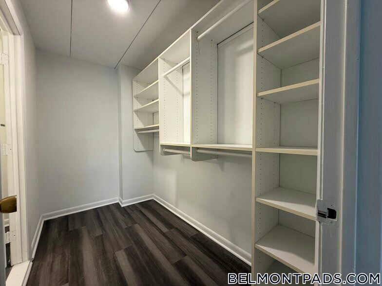 Building Photo - 55 Hill Rd