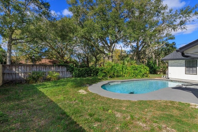 Building Photo - Chic 3-Bed Remodel with Pool in Elite School Zone