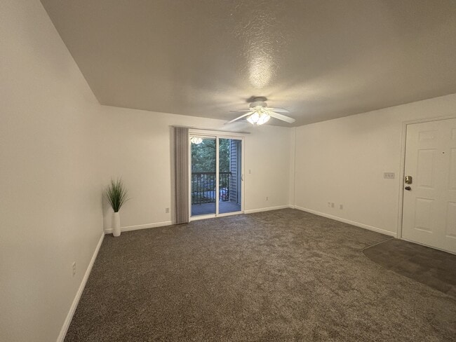 Building Photo - 8083 N Ridge Loop E