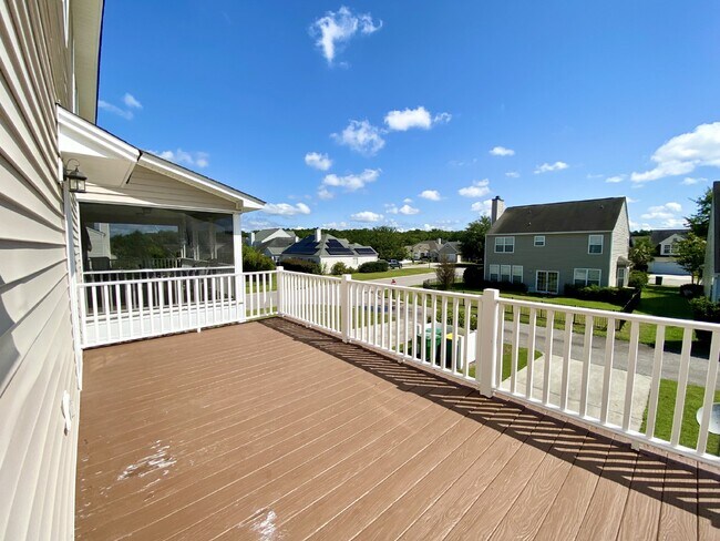 Building Photo - Spacious End Unit, Four Bedroom Townhouse in Cypress Ridge!