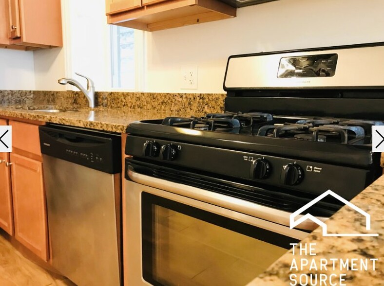 Building Photo - 2937 N Allen Ave