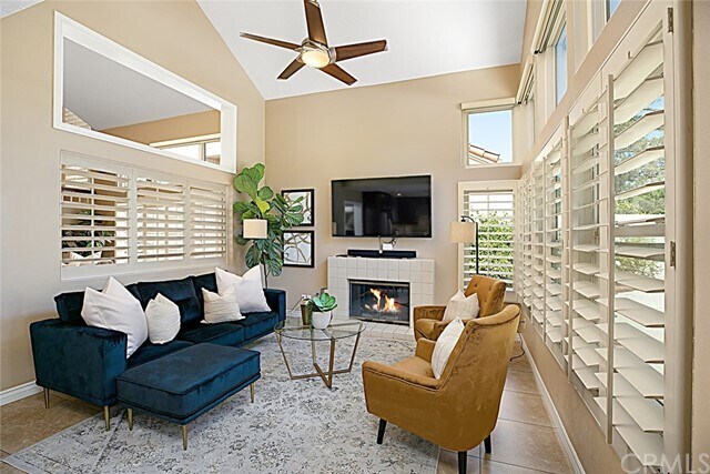 Building Photo - 23 Las Cruces