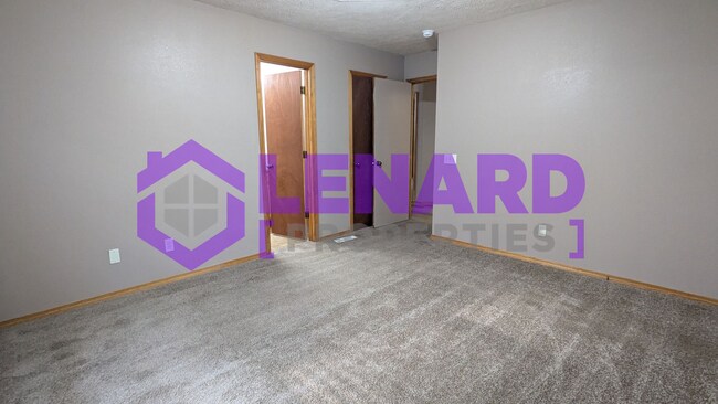 Building Photo - 553 N Chandler Ave