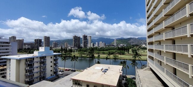 Building Photo - Fully Furnished Studio with Parking in Waikiki
