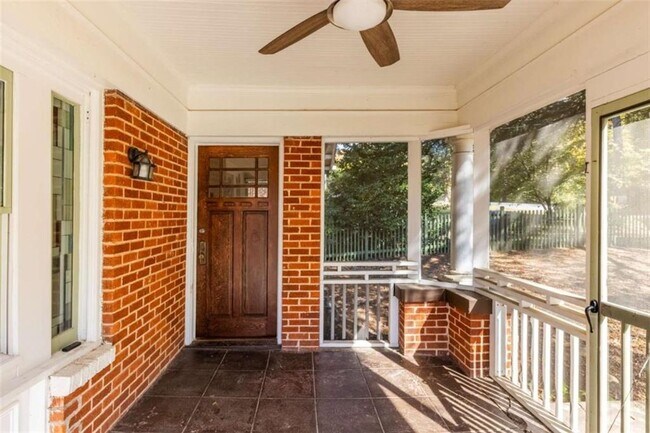 Building Photo - 987 Alloway Pl SE