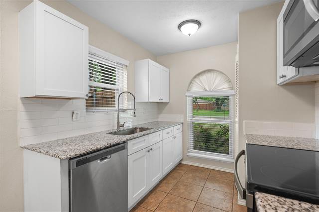 Building Photo - 5061 Amhurst Ln