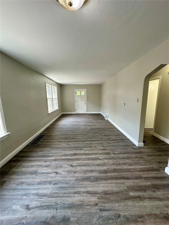 Building Photo - 1422 Tamerton Ave
