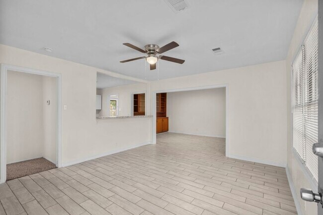 Building Photo - 2817 4th Ave N