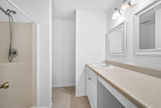 Building Photo - 16422 Straw Way