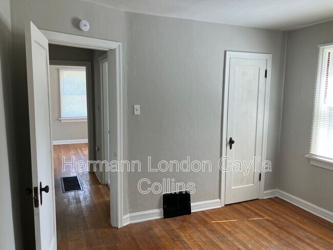 Building Photo - 10077 Dorothy Ave
