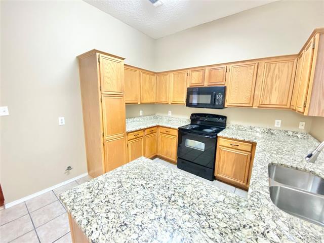 Building Photo - 2800 Kempton Dr