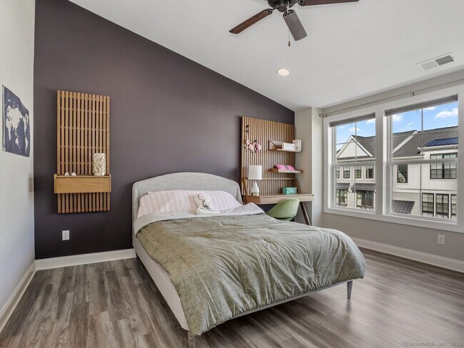 Building Photo - 22 Brentwood Cir