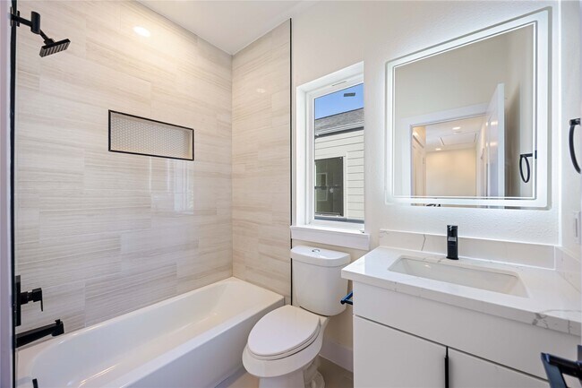 Building Photo - 7127 England St