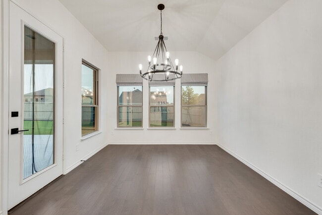 Building Photo - "Spacious 4-Bedroom Retreat with 2.5 Baths...