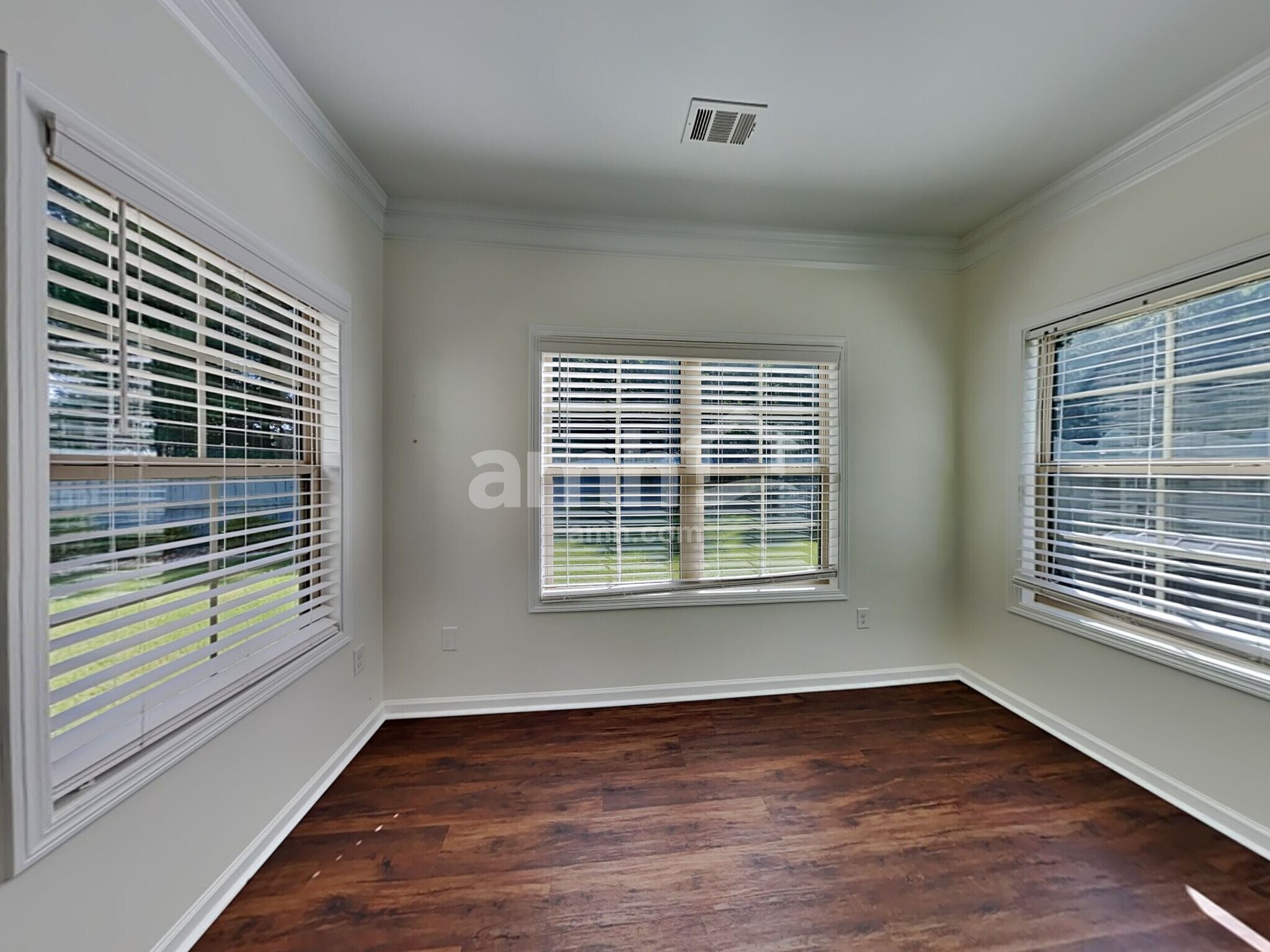 Building Photo - 3227 Hideaway Ln