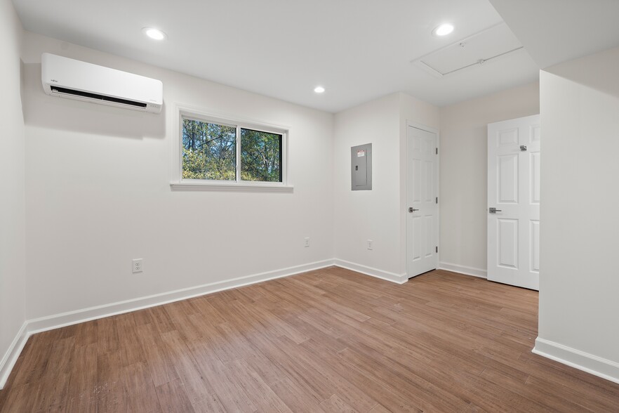 Building Photo - 1309 Hudson Ave