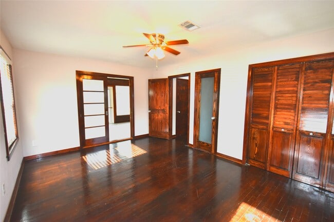 Building Photo - 5602 Tallow Ln