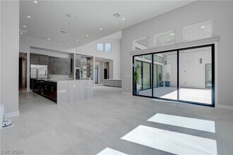 Building Photo - 10949 Rossa Peak Ave