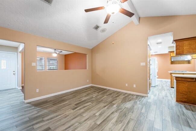 Building Photo - 123 Ballantrae Ln