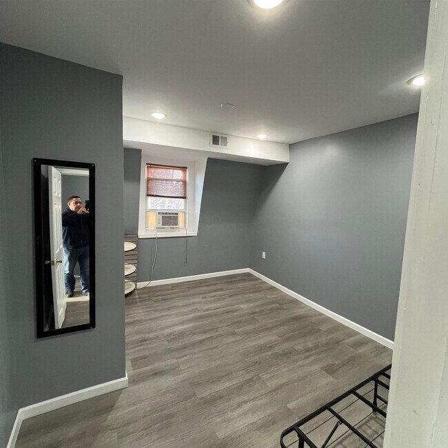 Building Photo - 115 Belmont Ave