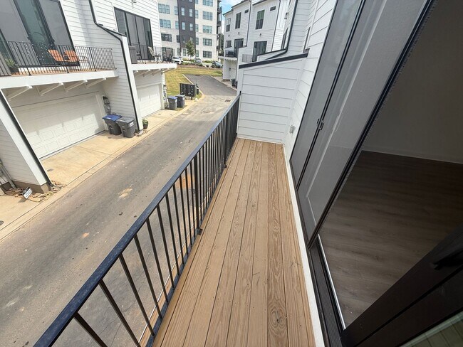 Building Photo - Brand New Townhome in the heart of Ballant...