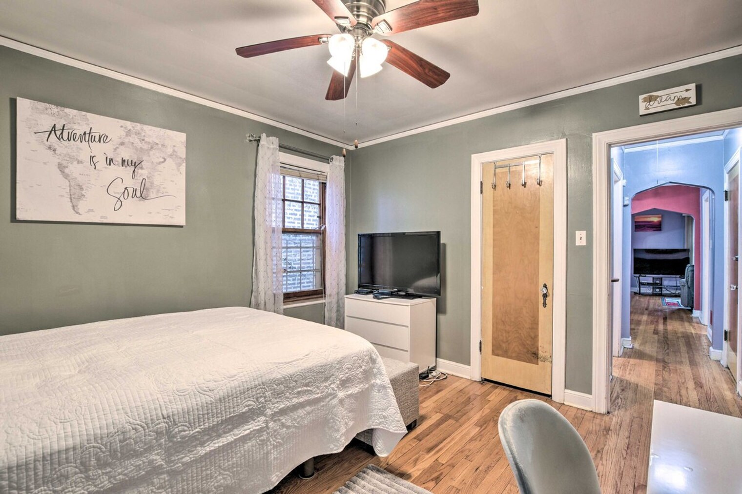 Building Photo - 10431 S Eberhart Ave