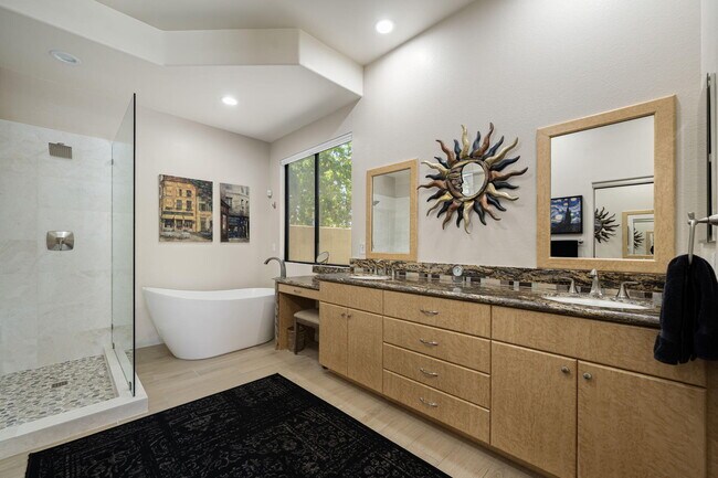 Building Photo - 75840 Sarazen Way