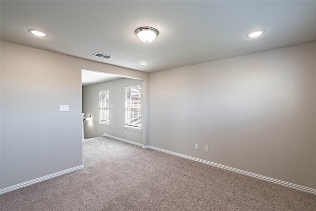 Building Photo - 112 Cole Ln