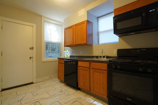 Building Photo - 146 Chiswick Rd