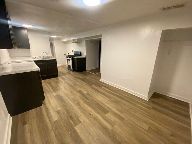 Building Photo - 4046 Tylor Blvd-4