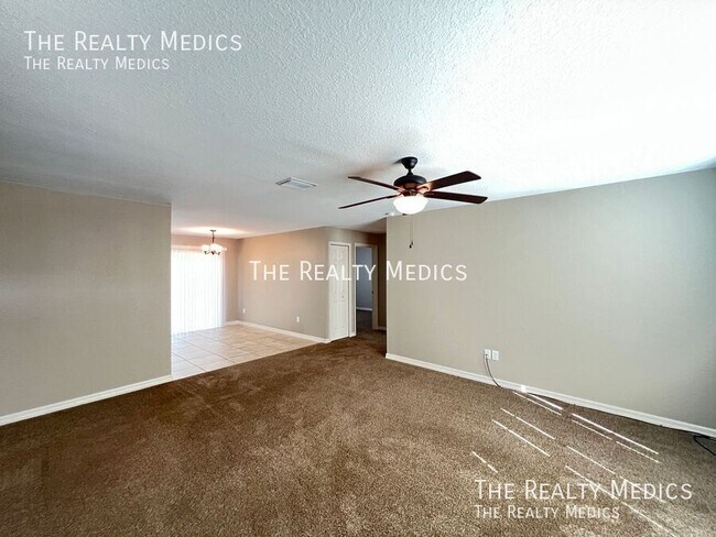 Building Photo - 53 Maple Dr