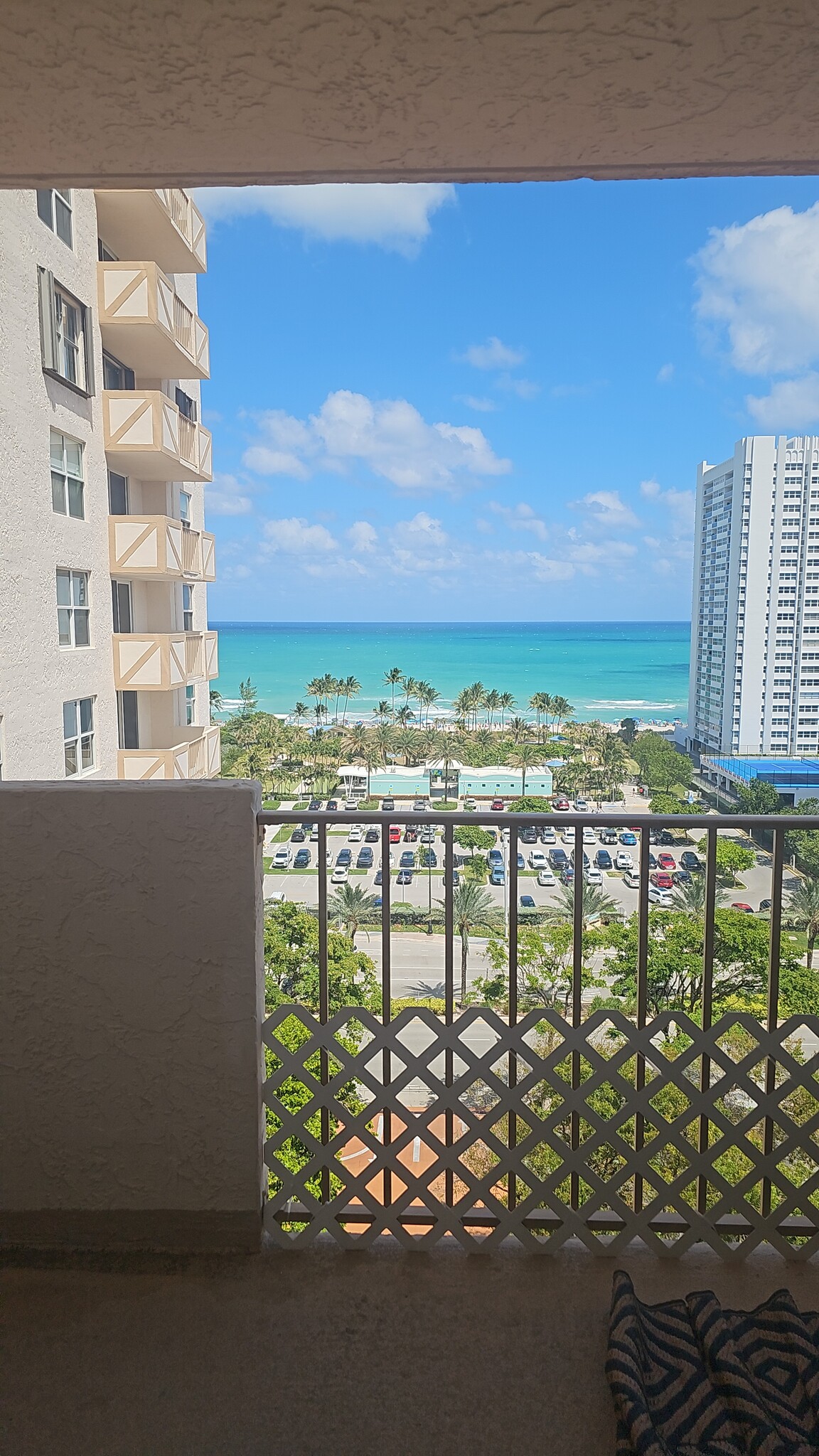 Building Photo - 1865 S Ocean Dr