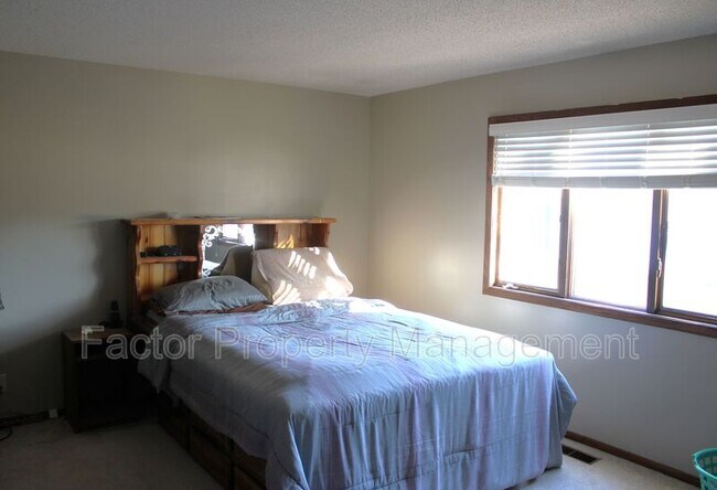 Building Photo - 101 Heather Ln