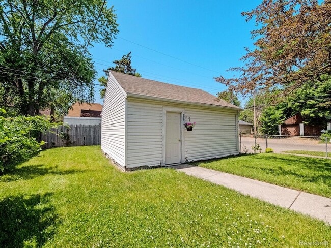 Building Photo - 10825 Worden St