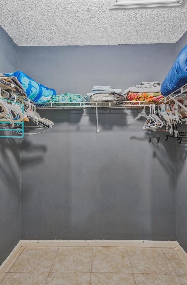 Building Photo - 13790 Paddock Dr