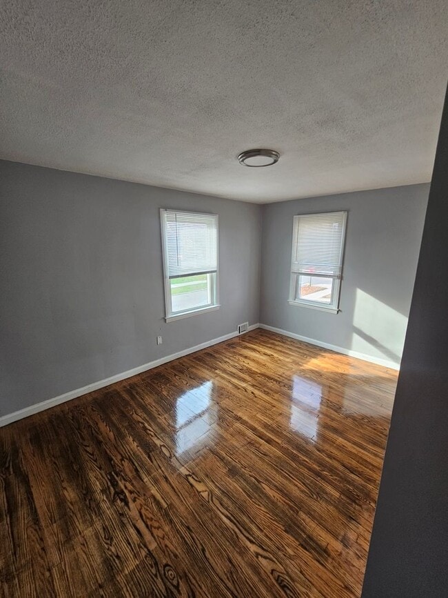 Building Photo - 4196 Buckingham