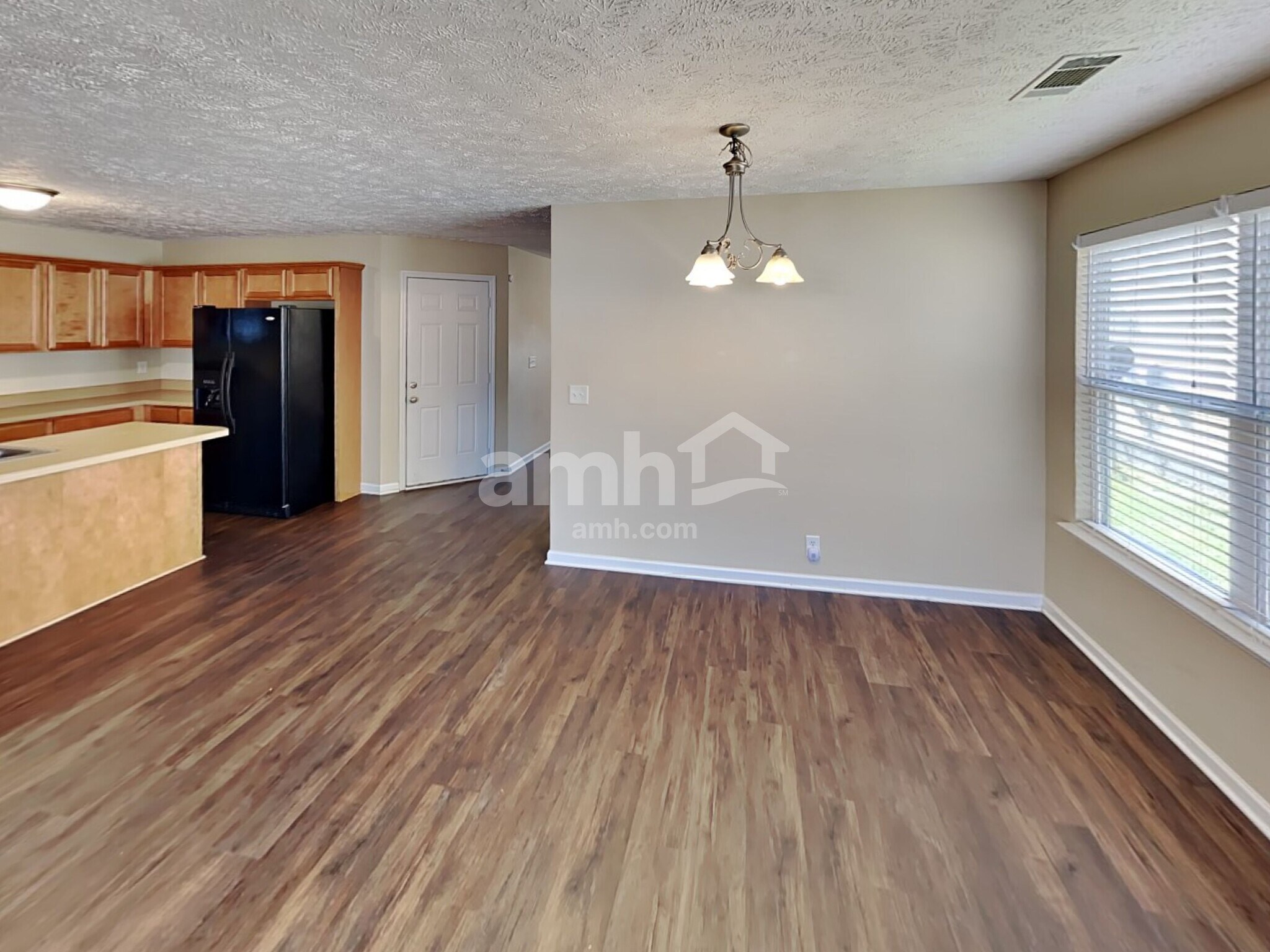 Building Photo - 313 School House Ct