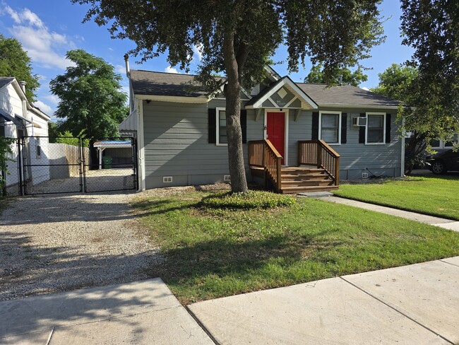 Primary Photo - 1414 W Hollywood Ave