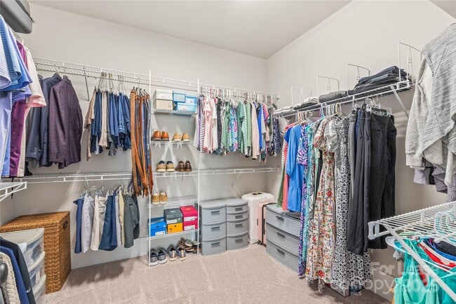 Building Photo - 5210 Kelly St