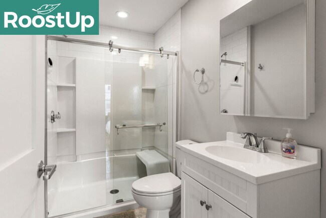 Building Photo - Furnished Bedroom with Private Bath in South Boston