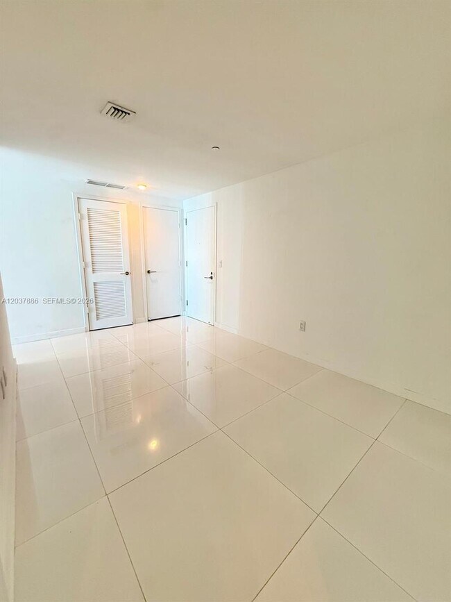 Building Photo - 1100 S Miami Ave