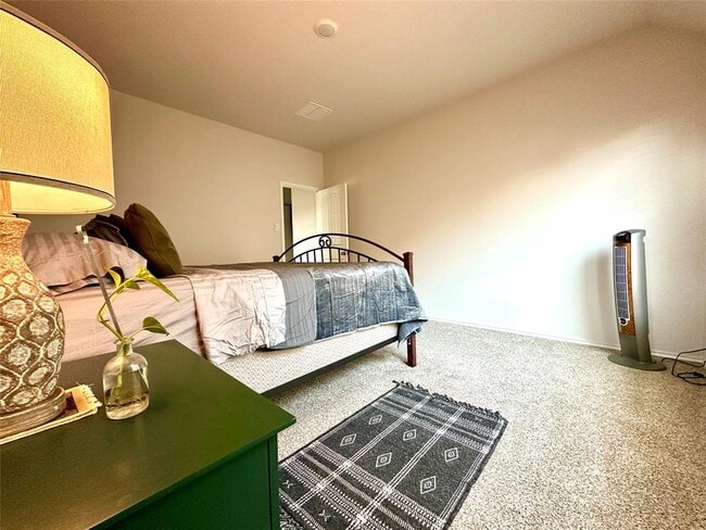 Building Photo - 331 N Richland Dr