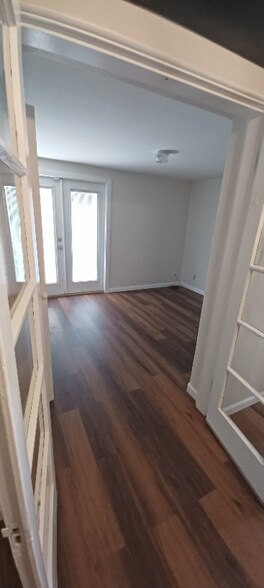 Building Photo - 2242 E Mabel St